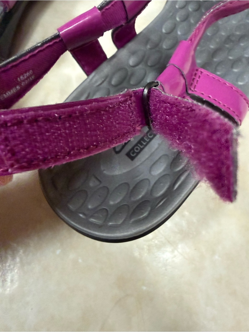 Clarks Sonar Aster sandals in a vibrant purple patent finish size 9 - Picture 5 of 9